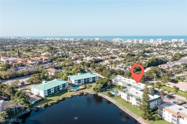 3030 Binnacle Dr in Naples, FL - Building Photo - Building Photo