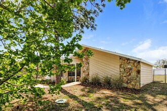 11171 Heathwood Ave in Spring Hill, FL - Building Photo - Building Photo