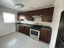 1149 Deerfield Rd, Unit A in Deerfield, IL - Building Photo