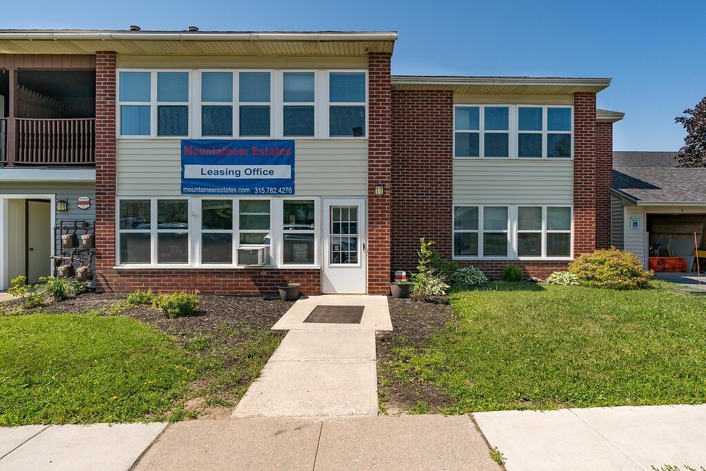 Parkstead Black River Watertown, NY Apartments