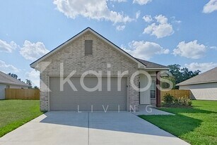 204 Carencro St in Carencro, LA - Building Photo