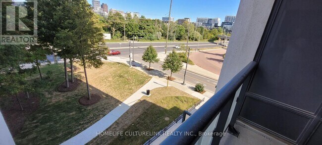 property at 8 Cedarland Dr