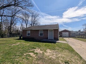 322 Park St in Pryor, OK - Building Photo