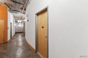 2201 Locust St, Unit 207 in St. Louis, MO - Building Photo