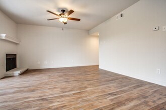 9730 Whitehurst Dr in Dallas, TX - Building Photo - Building Photo