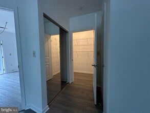 12915 Alton Square in Herndon, VA - Building Photo - Building Photo