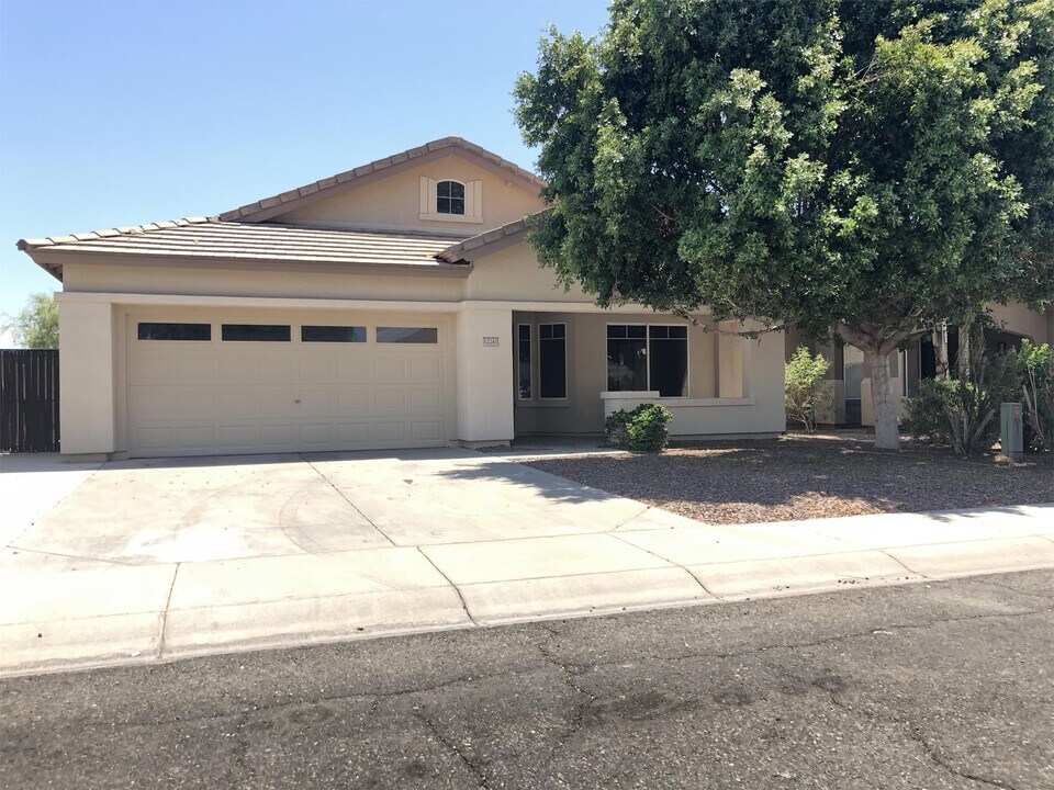12241 W Washington St in Avondale, AZ - Building Photo