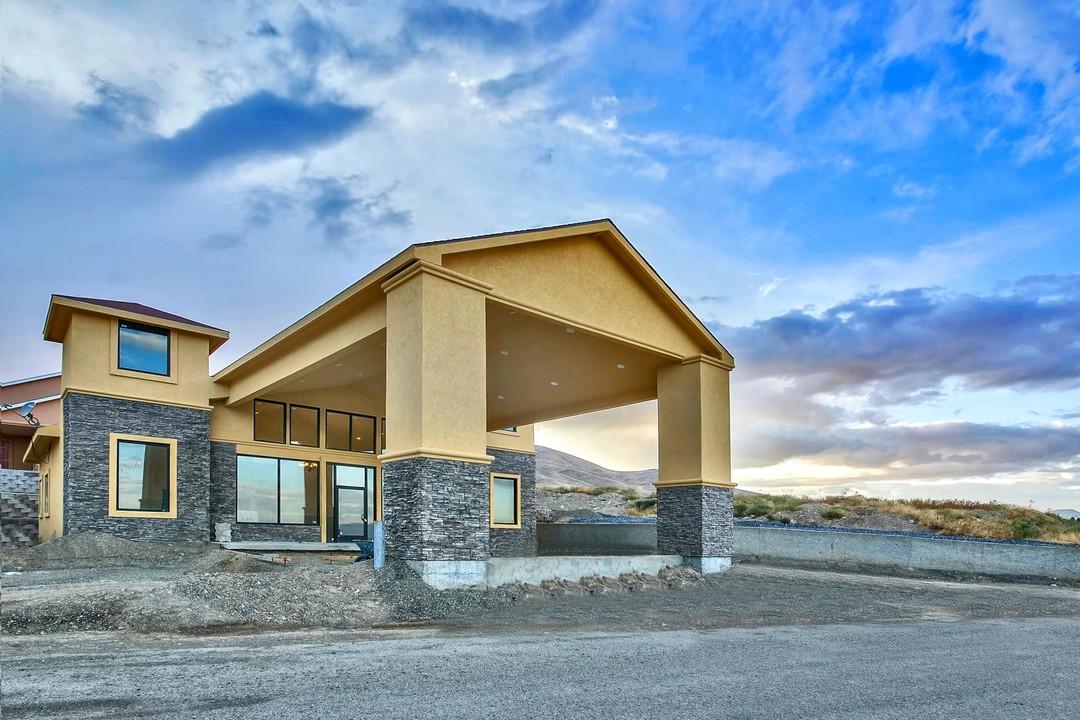 High Ground Village & Courtyard Apartments in Winnemucca, NV - Building Photo