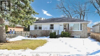 341 Moore Park Ave in Toronto, ON - Building Photo - Building Photo