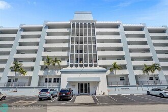 3051 NE 48th St in Fort Lauderdale, FL - Foto de edificio - Building Photo