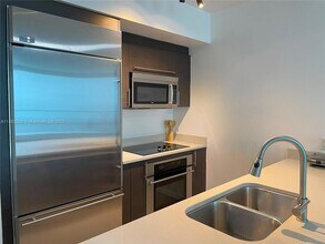 55 SE 6th St, Unit 1400 in Miami, FL - Building Photo - Building Photo