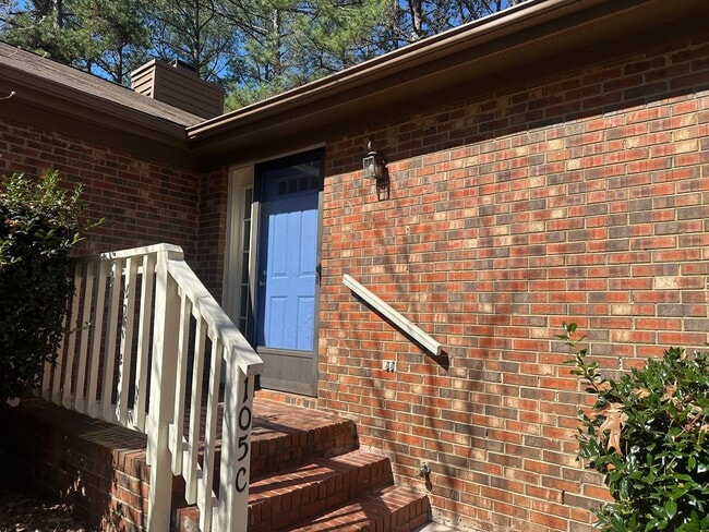 5500 Fortunes Ridge Dr