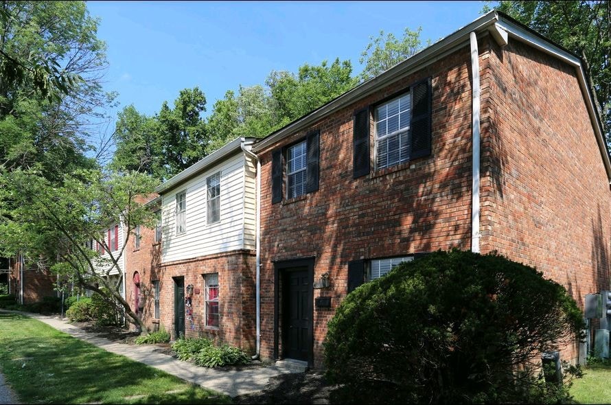 Walnut Creek Townhomes in Cincinnati, OH - Foto de edificio