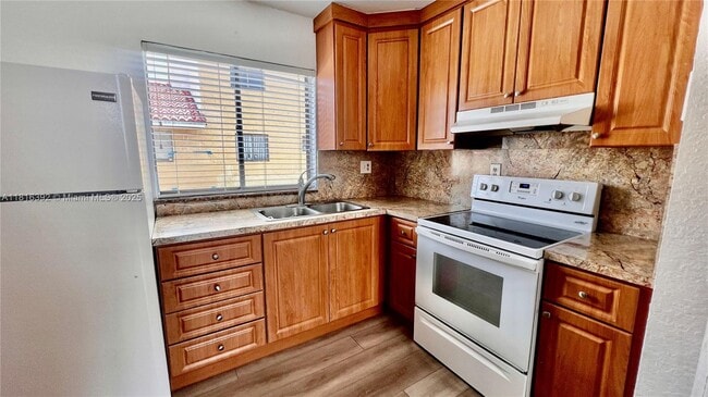 property at 2760 W 61st Pl