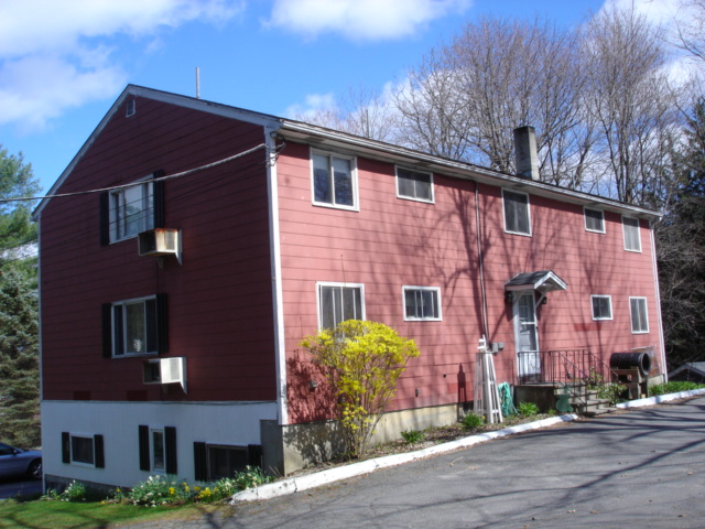 61 Pleasant St in Gardiner, ME - Foto de edificio - Building Photo