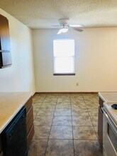 902 Windwood Dr in Junction City, KS - Building Photo - Building Photo