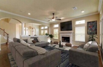 181 Roberto Drive in Lakeway, TX - Building Photo - Building Photo