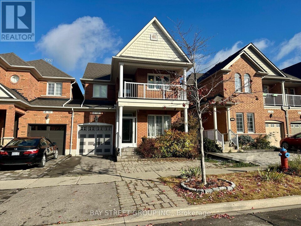 58 Lebovic Dr in Richmond Hill, ON - Building Photo