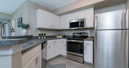 Lakes at North Port Apartments in North Port, FL - Building Photo - Building Photo