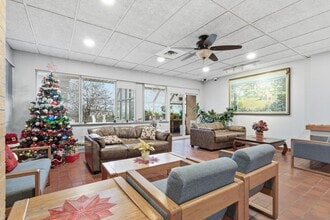 18 Mall Rd in Hamilton, ON - Building Photo - Building Photo