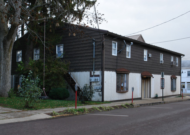 5 E 3rd St in Bloomsburg, PA - Building Photo - Building Photo