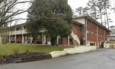 Holston Place Apartments in Knoxville, TN - Foto de edificio - Building Photo