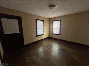 13233 Carrington Ave in Cleveland, OH - Building Photo - Building Photo