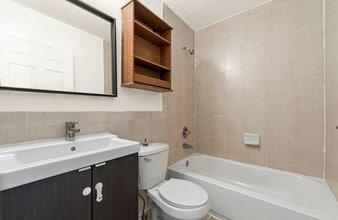 110 16th Ave, Unit 2nd FL in Paterson, NJ - Foto de edificio - Building Photo