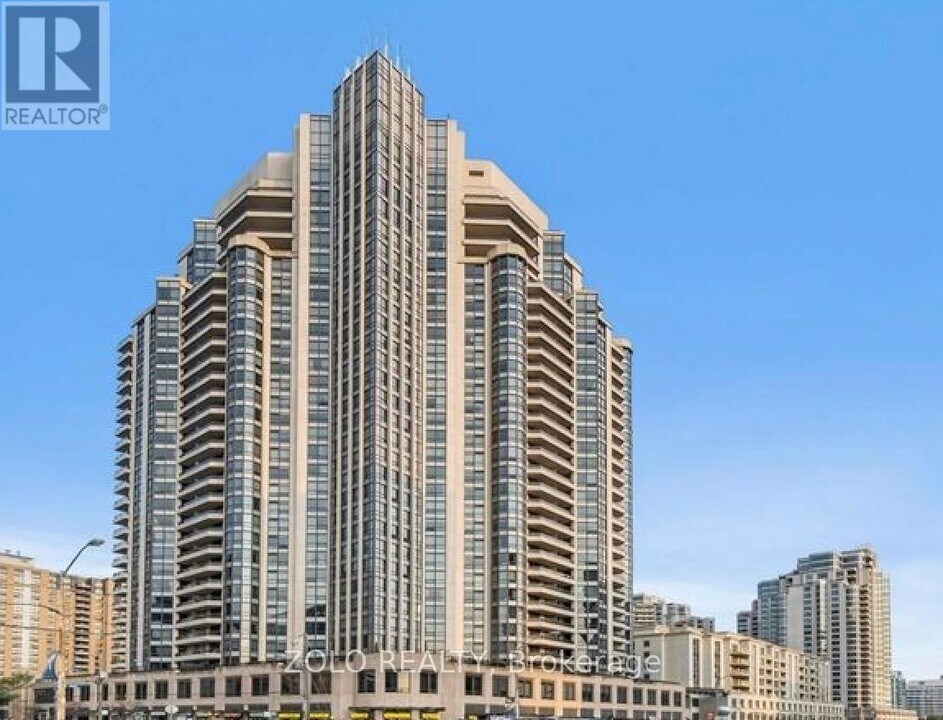 500 Doris Ave in Toronto, ON - Building Photo