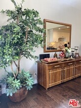 4460 Wilshire Blvd in Los Angeles, CA - Building Photo - Building Photo