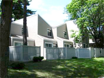 Essex Townhouses in New Haven, CT - Building Photo