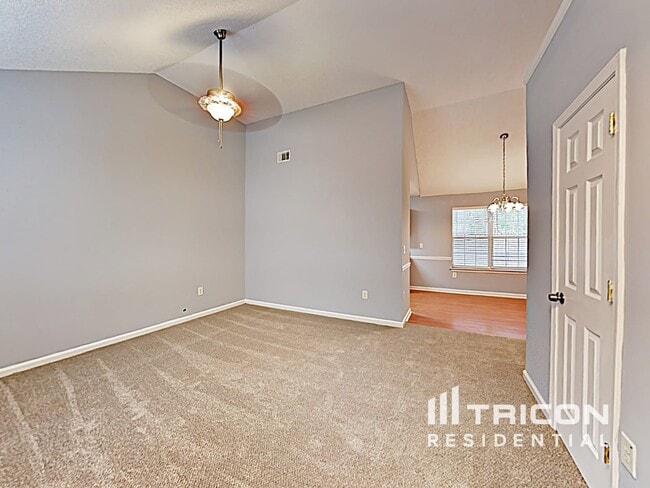 6030 Crooked Creek Dr. in Rex, GA - Building Photo - Building Photo