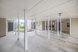 403 S Thomas Rd in Florence, SC - Foto de edificio - Building Photo