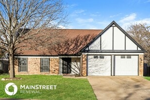 309 Deacon Dr in Euless, TX - Building Photo