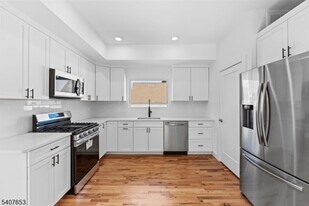 246 Cortlandt St in Belleville, NJ - Building Photo