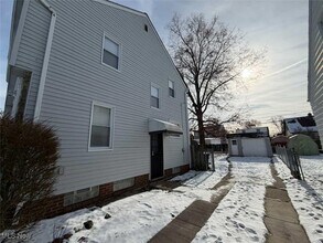 6315 Charles Ave in Parma, OH - Foto de edificio - Building Photo