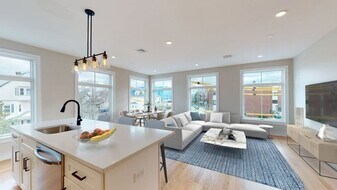 81 Chestnut Hill Ave in Boston, MA - Building Photo