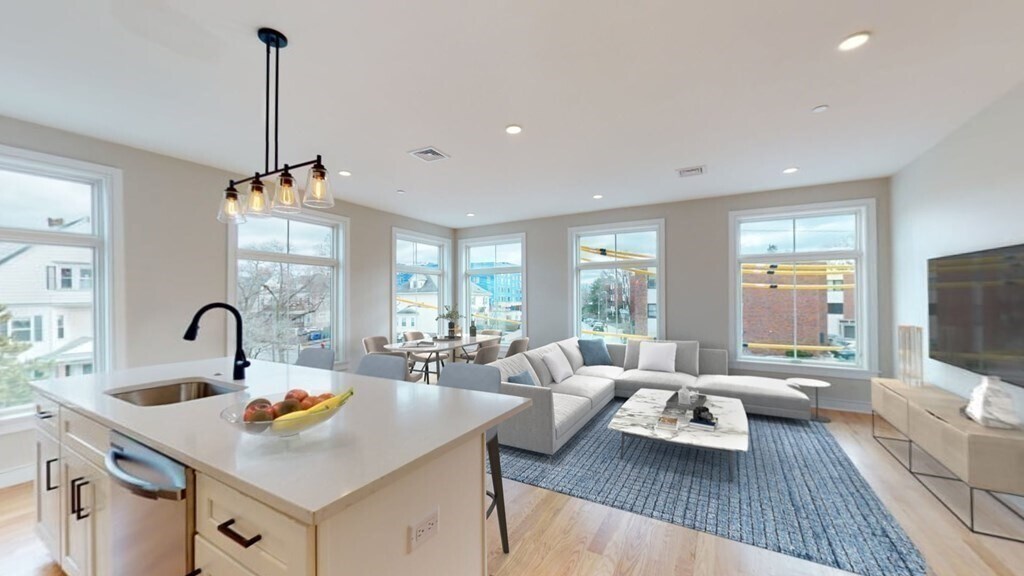 81 Chestnut Hill Ave, Unit 1 in Boston, MA - Building Photo