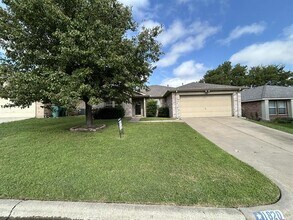 1820 Southridge Ln in Sherman, TX - Building Photo - Building Photo