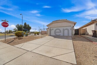 13418 N 82nd Ln in Peoria, AZ - Building Photo - Building Photo