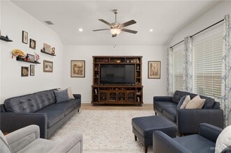 27 Aqualina Wy in McAllen, TX - Building Photo - Building Photo