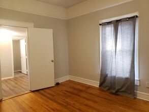 4 West St in Greenville, SC - Foto de edificio - Building Photo