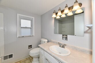 5220 Southdale Dr in Indianapolis, IN - Building Photo - Building Photo