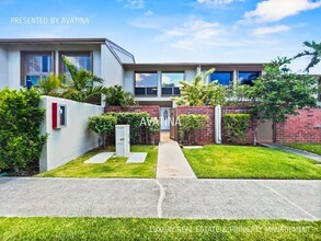 6370 Hawaii Kai Dr in Honolulu, HI - Building Photo - Building Photo