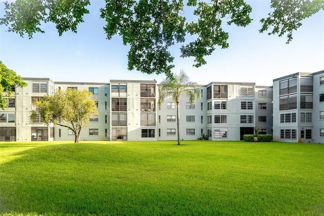 9440 SW 8th St in Boca Raton, FL - Foto de edificio - Building Photo