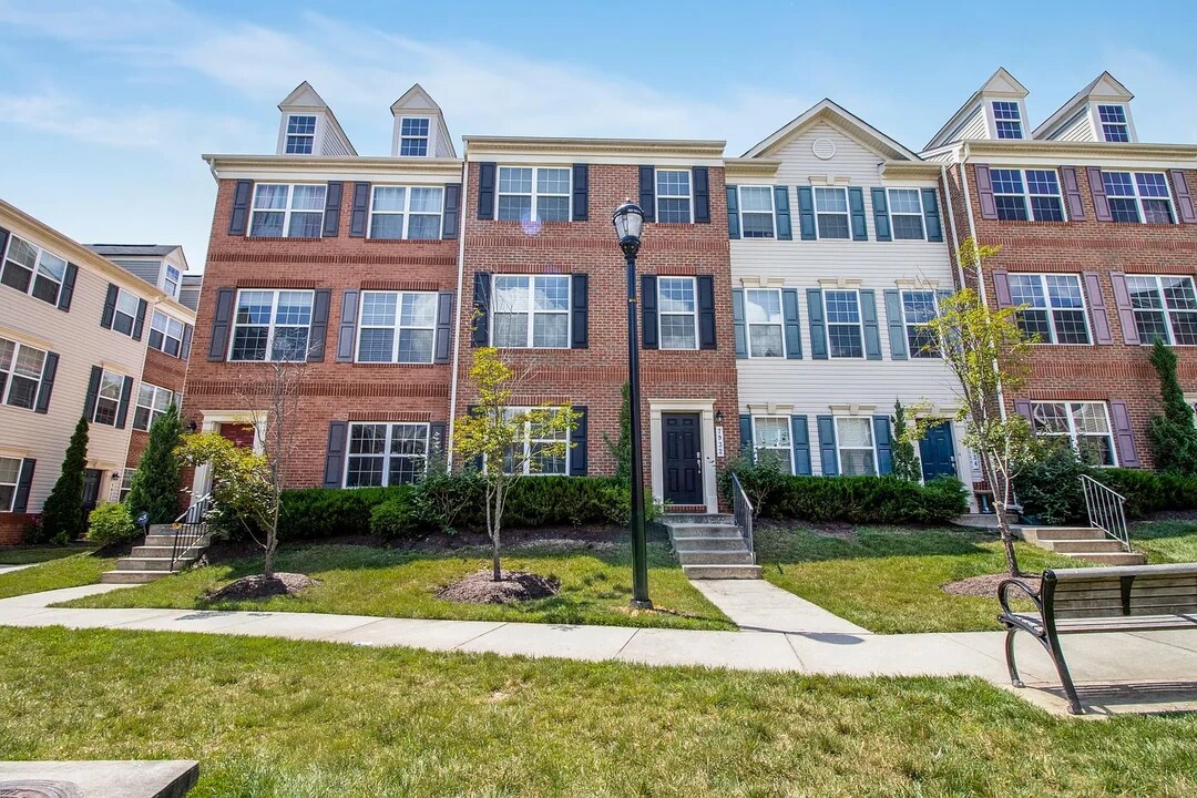 7932 Pettigrew St in Elkridge, MD - Foto de edificio