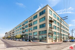 530 S Hewitt St in Los Angeles, CA - Building Photo