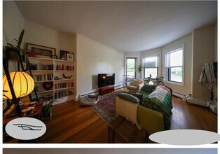 1728 Beacon St, Unit #1 in Brookline, MA - Foto de edificio - Building Photo