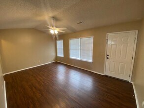 320 E Evergreen Ln in Fayetteville, AR - Building Photo - Building Photo