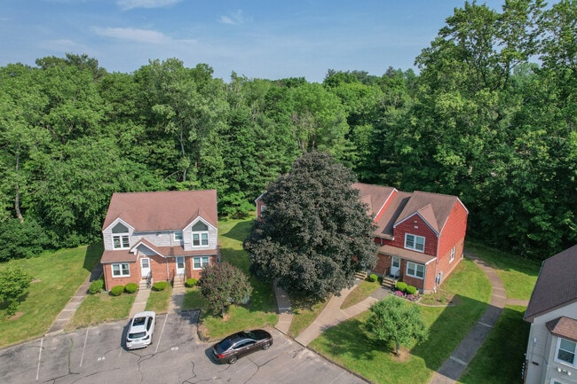 145 Harbor Pond Dr in Meriden, CT - Building Photo - Building Photo
